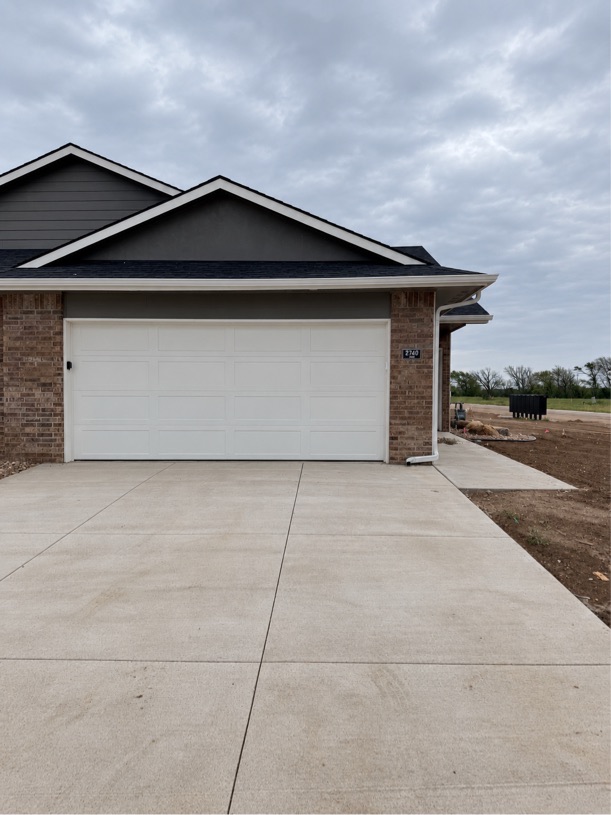 2740 S Airman St - 200